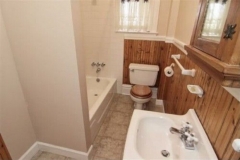 Corona-main-floor-bathroom